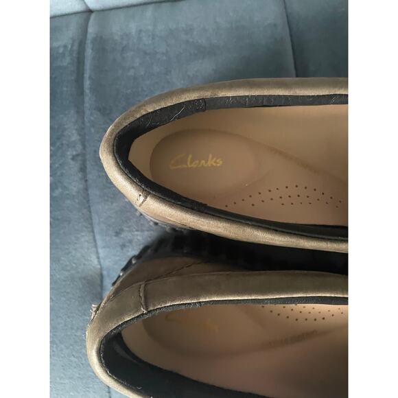 Clarks Torhill Penny Loafer 90s Olive Green Black Platform Sole Women's Size 6.5 - Picture 7 of 8
